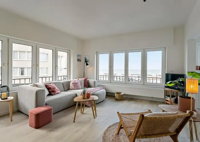 Huswell - Stylishly Refurbished Apartment With Sea View