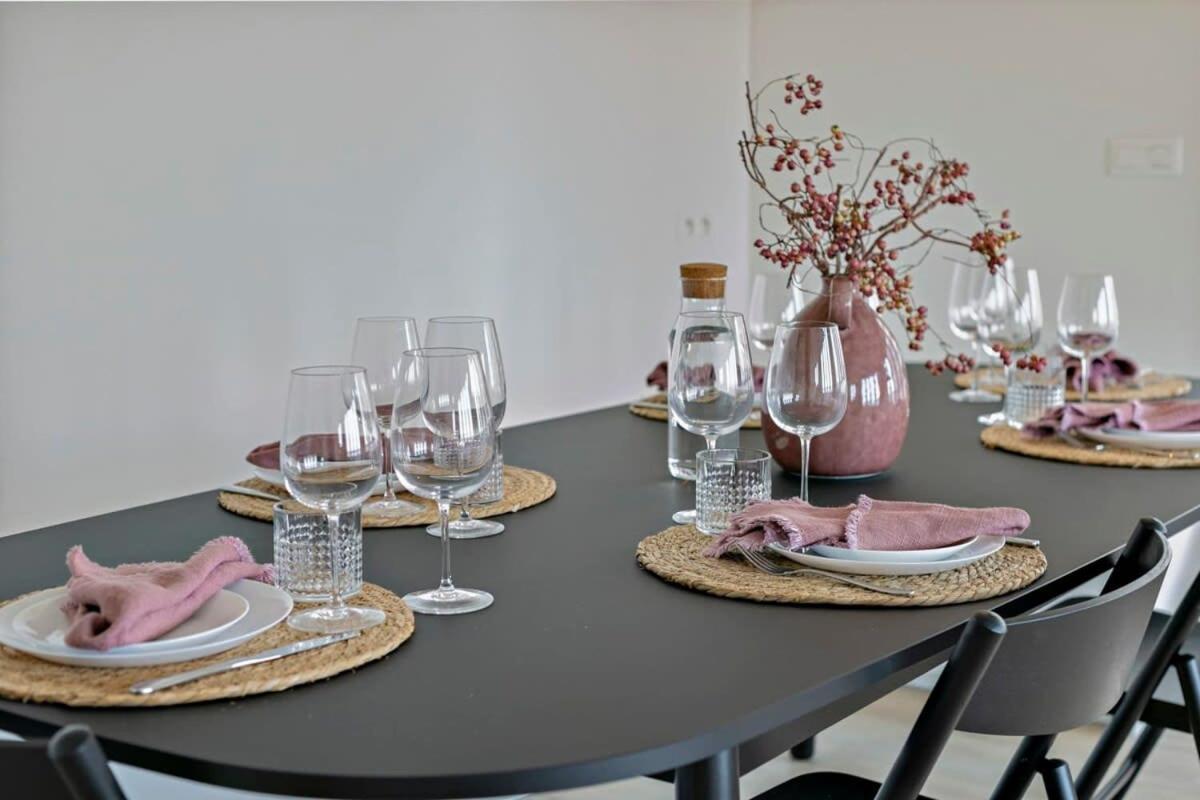 Huswell - Stylishly Refurbished With Sea View Appartement Oostende
